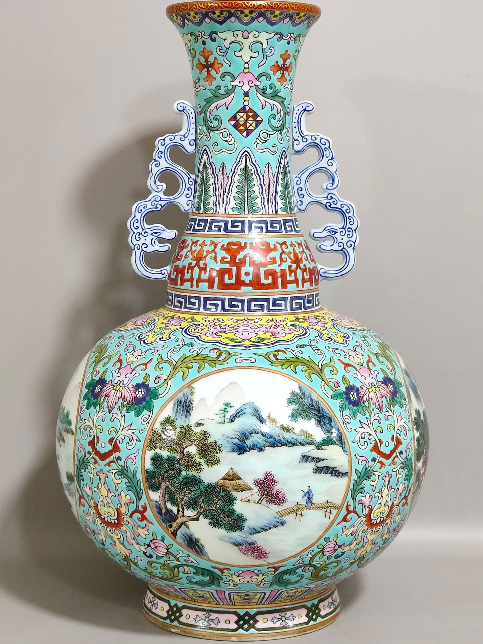 Chinese famille rose porcelain vase Qing dynasty Qianlong Mark & Period (1 of 8)