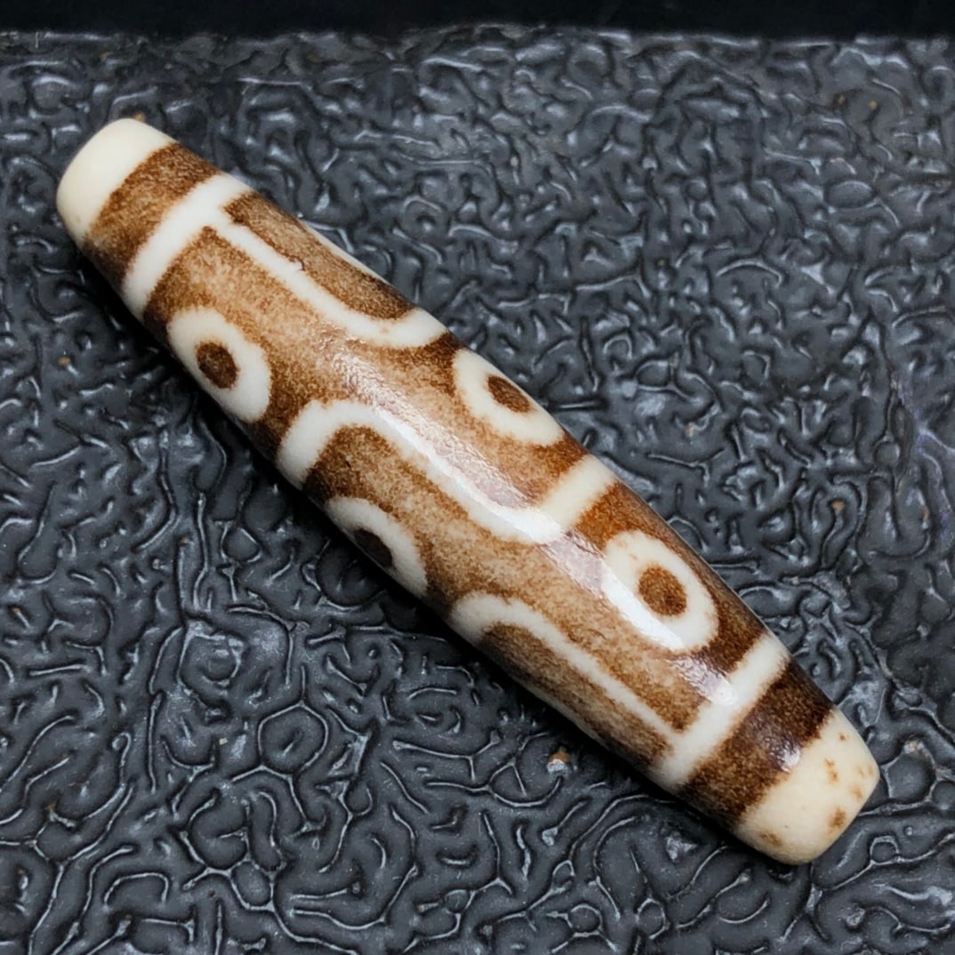 Chinese natural agate DZI Beads (1 of 9)