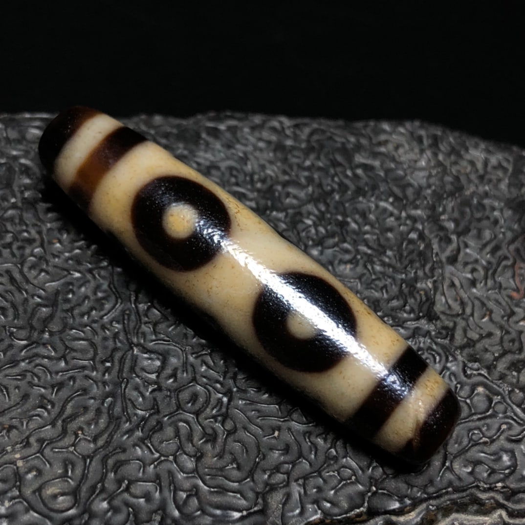 Chinese natural agate DZI Beads (1 of 9)