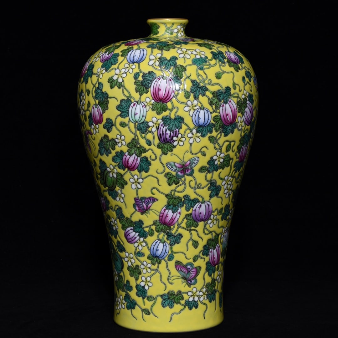 Chinese famille rose porcelain vase Qing dynasty Yongzheng Mark & Period: Size: Height 27 cm - Width 17 cm Materials: Porcelain Time Period: Qing dynasty Manufactured Date: Yongzheng Mark & Period Object: Chinese Antique ⛨ Purchase With Confidence ✔ Verif