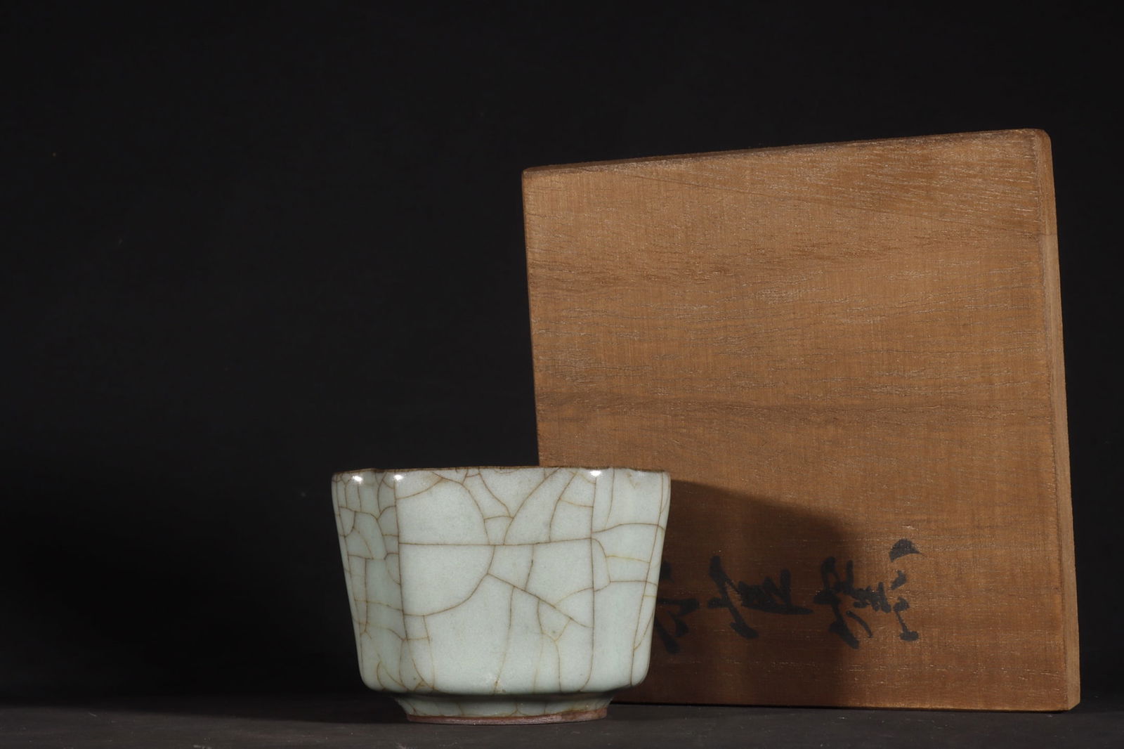 Chinese official kiln porcelain bowl Song dynasty (1 of 9)