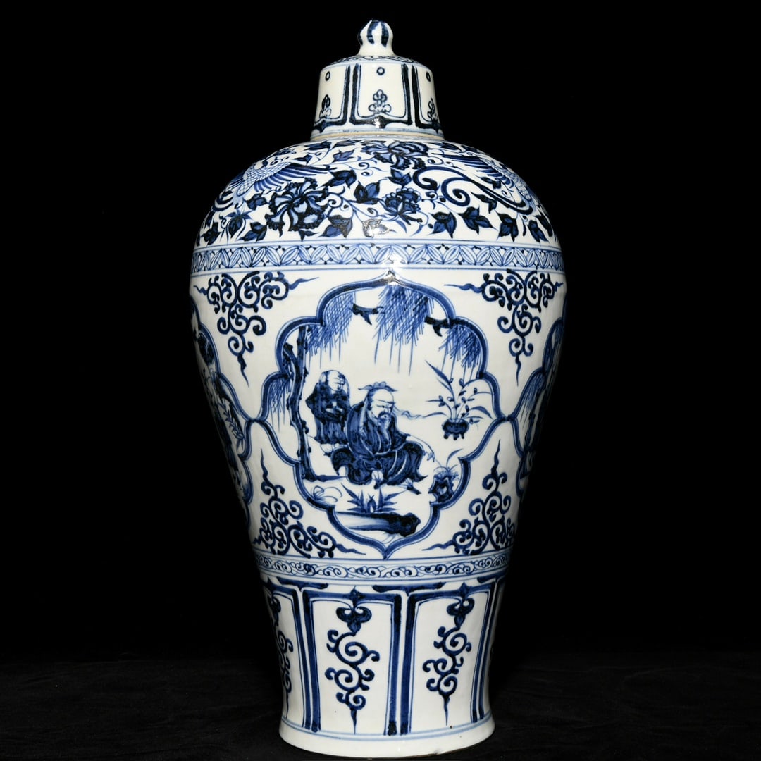 Chinese blue and white porcelain vase Yuan dynasty (1 of 9)