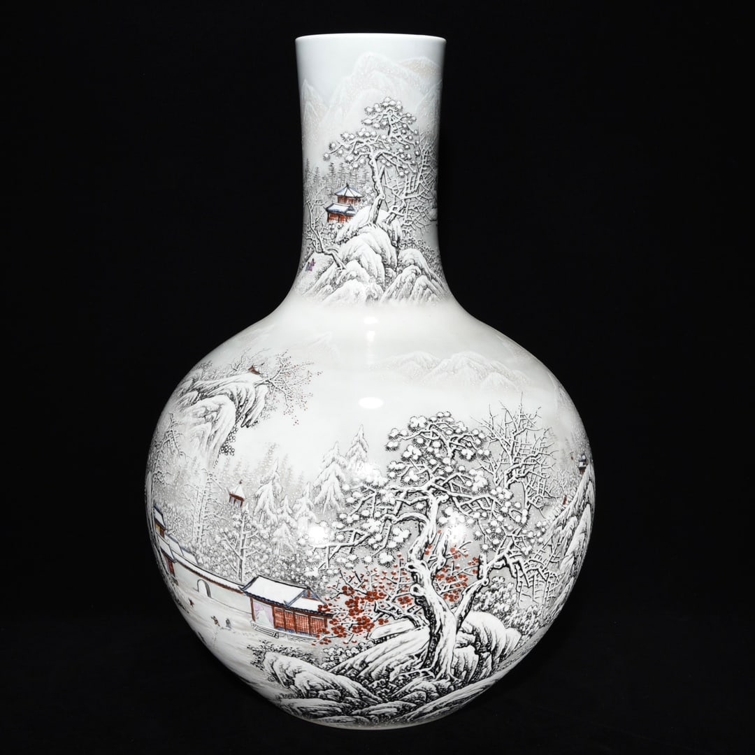 Chinese famille rose porcelain vase Qing dynasty Qianlong Mark & Period (1 of 9)