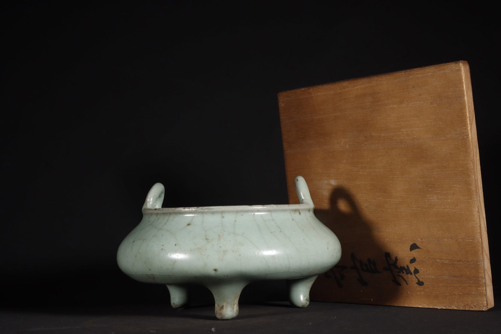 Chinese ru kiln porcelain incense burner Song dynasty (1 of 9)