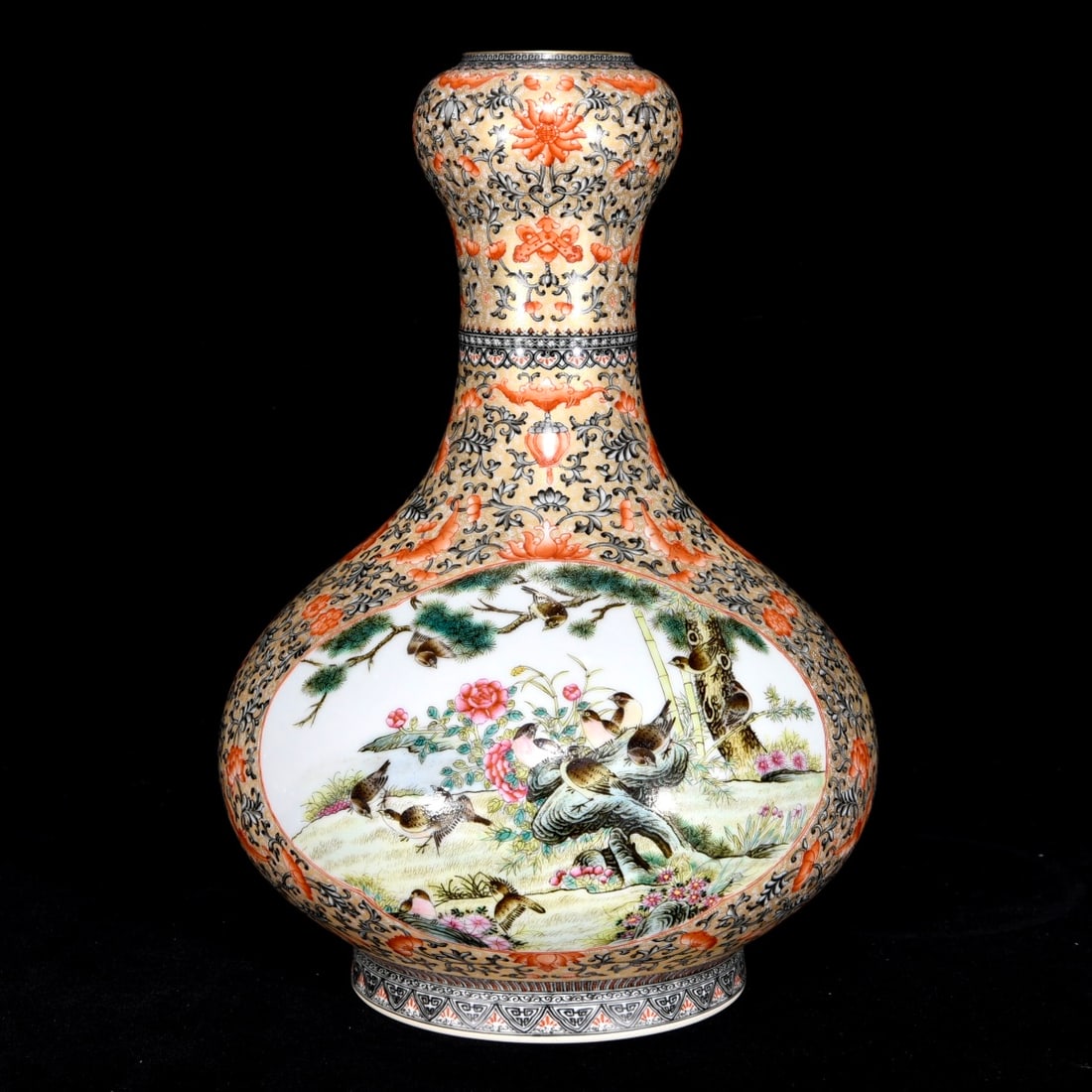 Chinese famille rose porcelain vase Qing dynasty Qianlong Mark & Period (1 of 9)