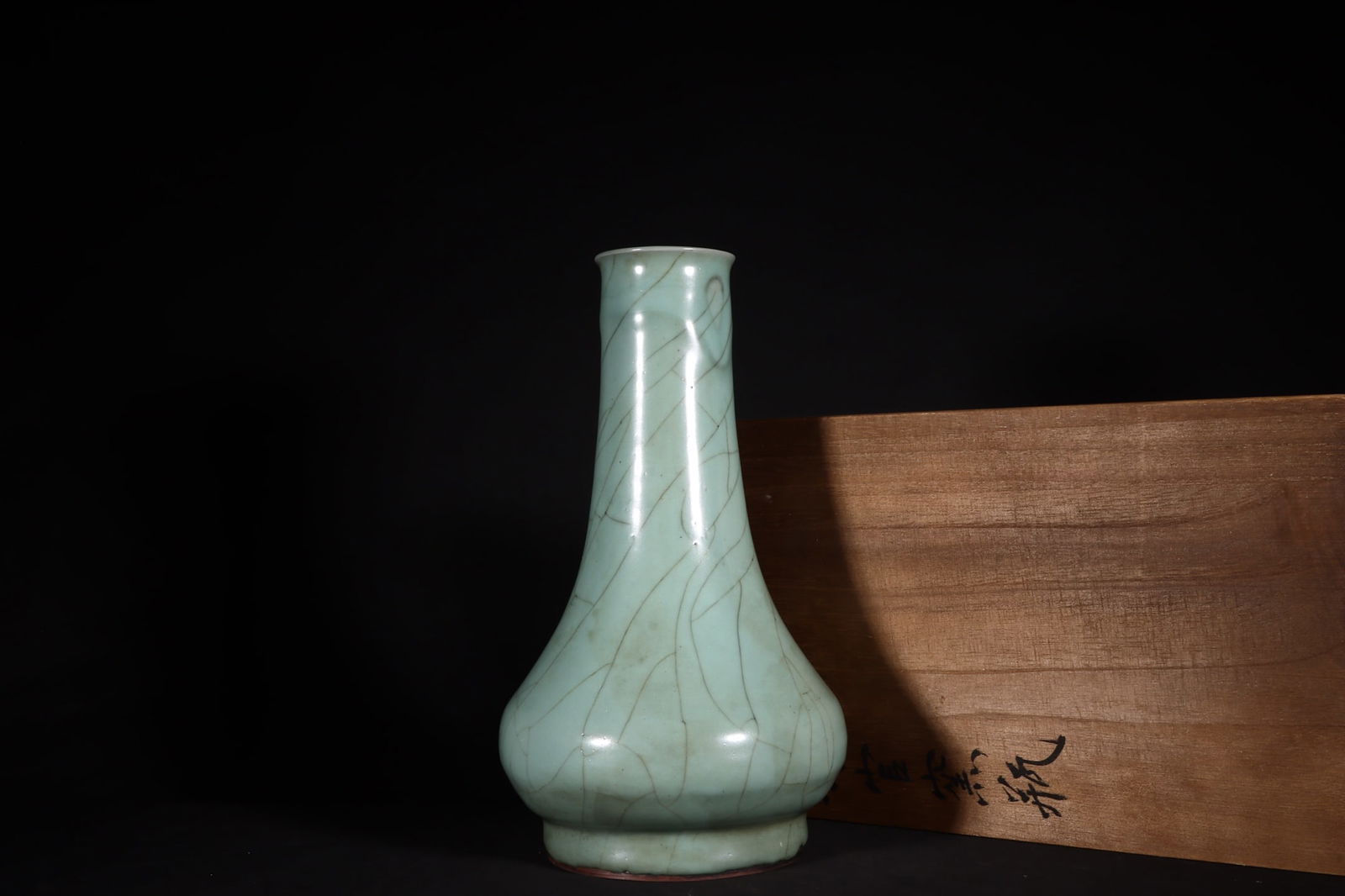 Chinese ru kiln porcelain vase Song dynasty: Size: Height 27.8 cm - Width 16 cm Materials: Porcelain Time Period: Song dynasty Manufactured Date: 10th-c Object: Chinese Antique ⛨ Purchase With Confidence ✔ Verified Auction Hou