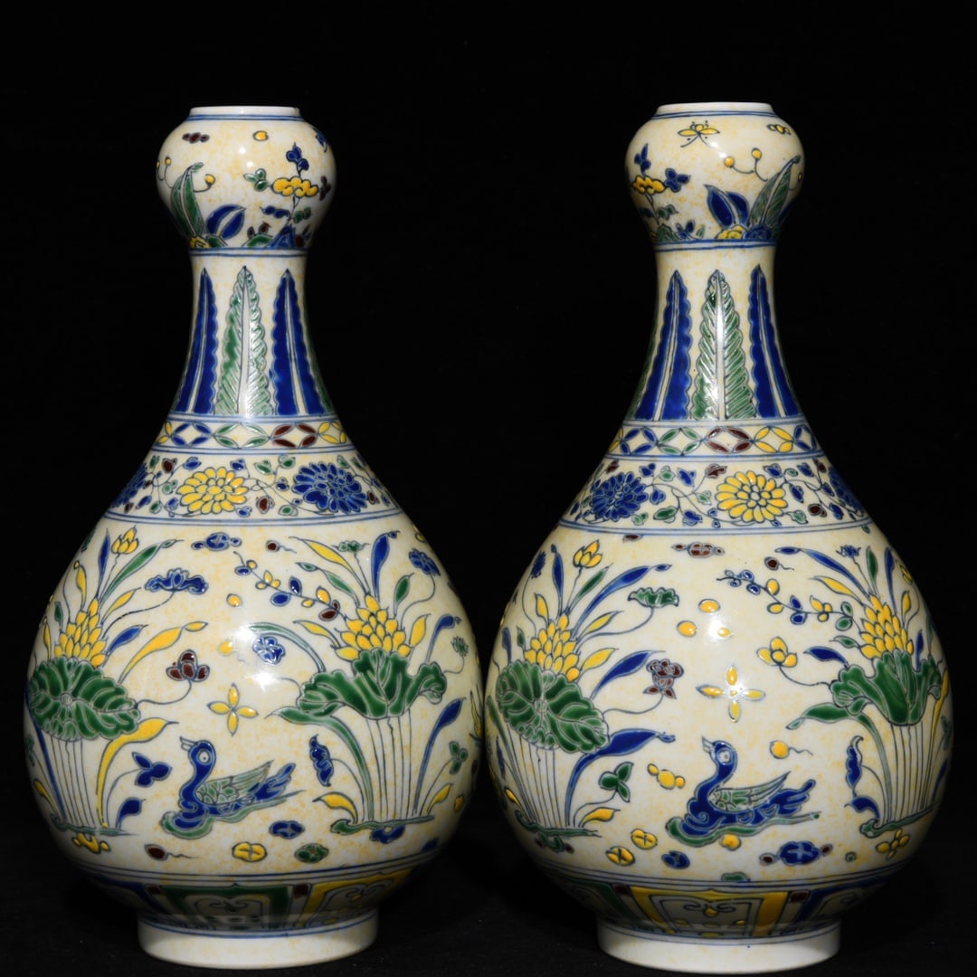 Chinese doucai porcelain vase pair Ming dynasty Chenghua Mark & Period: Size: Height 24 cm - Width 14 cm Materials: Porcelain Time Period: Ming dynasty Manufactured Date: Chenghua Mark & Period Object: Chinese Antique ⛨ Purchase With Confidence✔