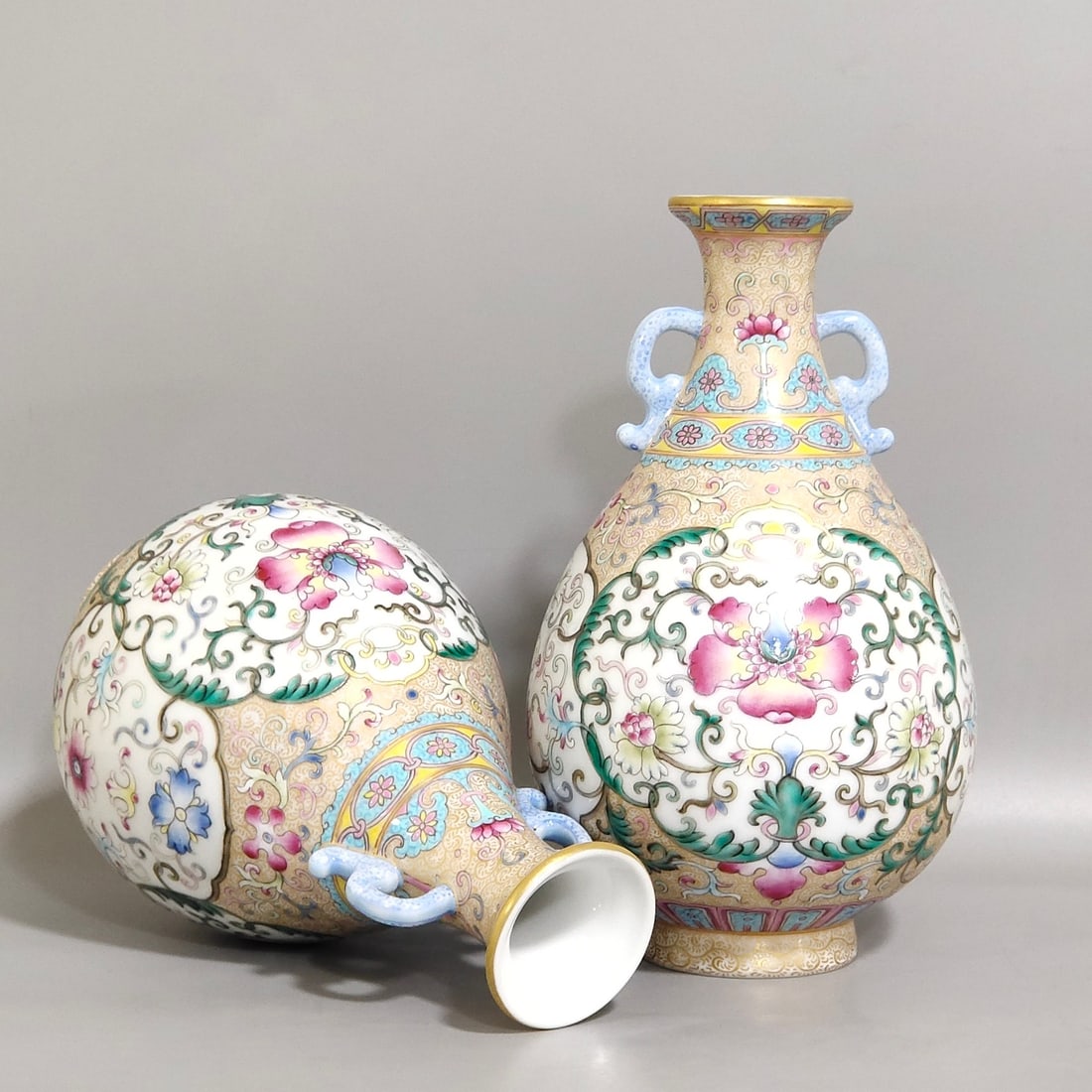 Chinese famille rose porcelain vase pair Qing dynasty Qianlong Mark & Period (1 of 9)