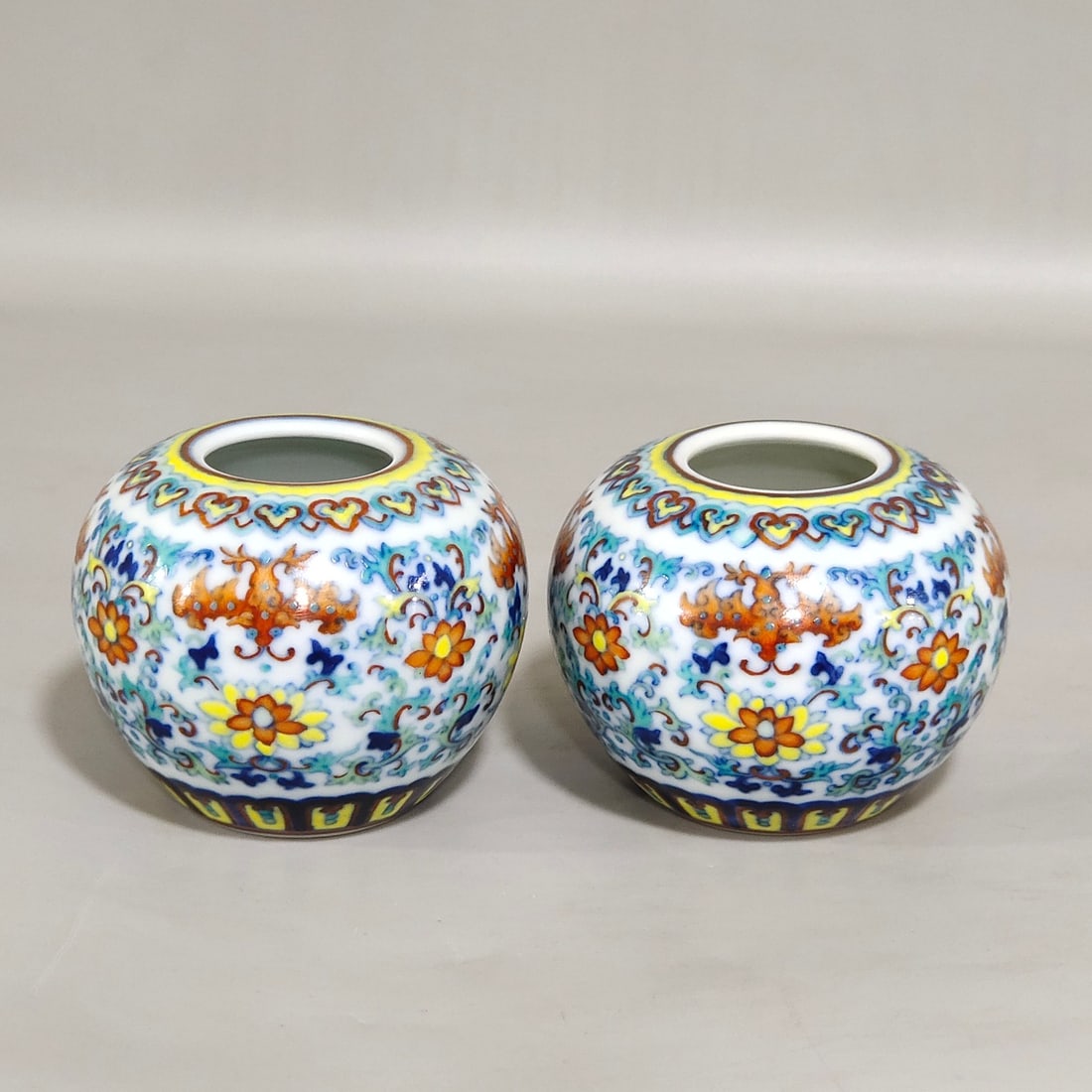 Chinese famille rose porcelain water bowl pair Qing dynasty Qianlong Mark & Period (1 of 9)