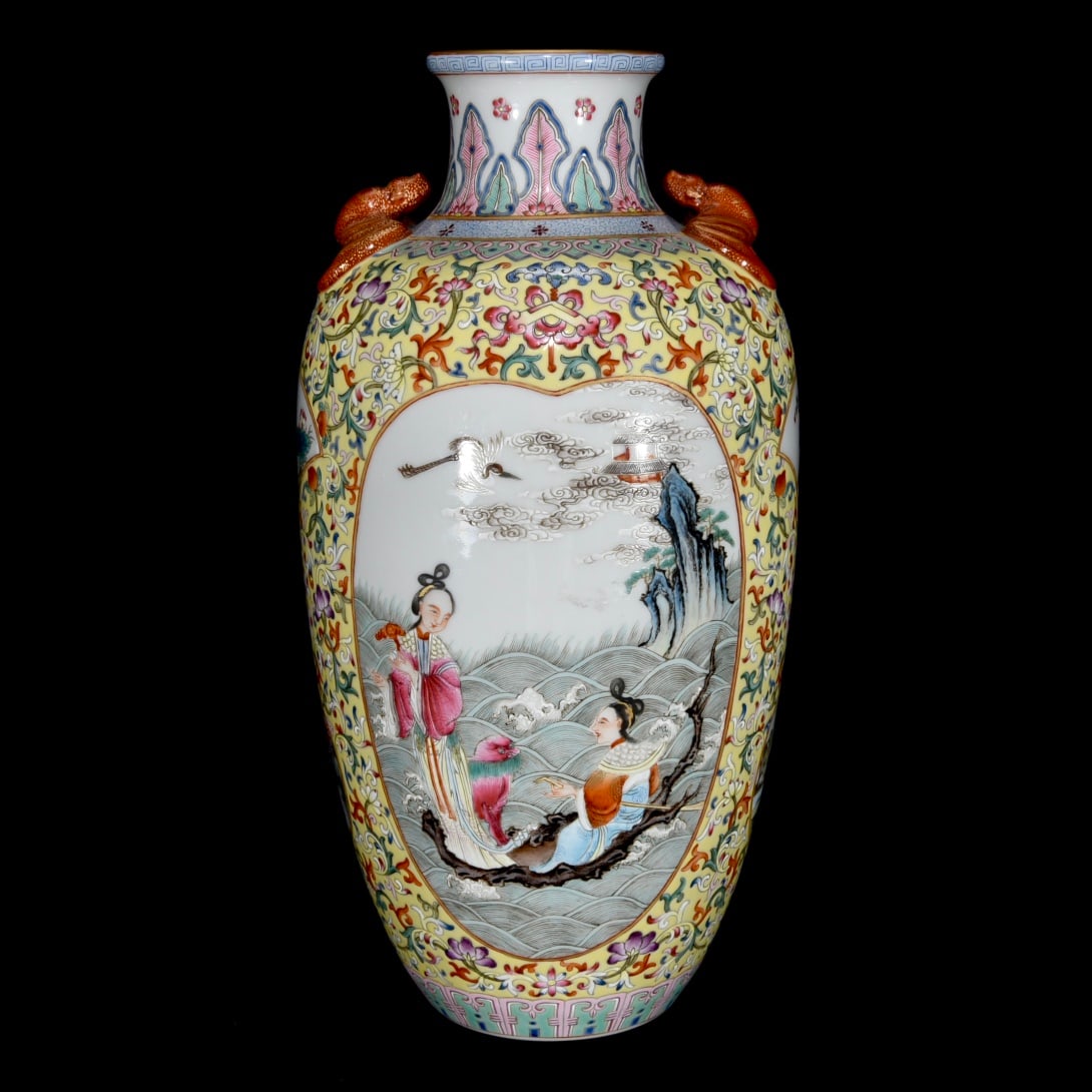 Chinese famille rose porcelain vase Qing dynasty Qianlong Mark & Period (1 of 9)