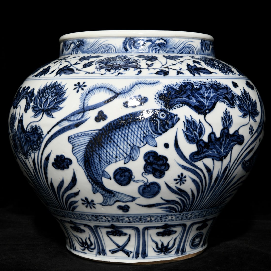 Chinese blue and white porcelain jar Yuan dynasty (1 of 9)