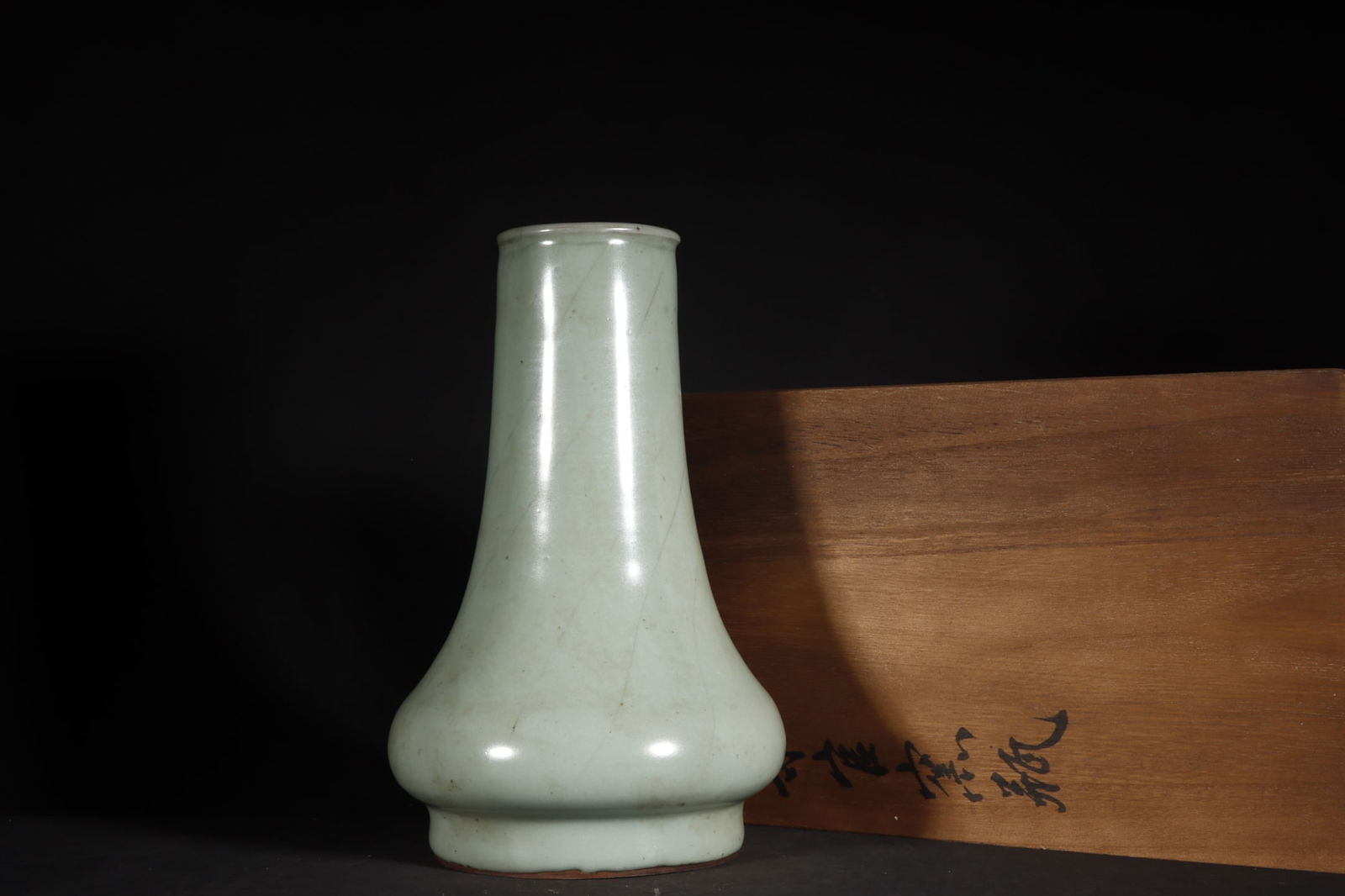 Chinese ru kiln porcelain vase Song dynasty: Size: Height 23.8 cm - Width 15 cm Materials: Porcelain Time Period: Song dynasty Manufactured Date: 10th-c Object: Chinese Antique ⛨ Purchase With Confidence ✔ Verified Auction Hou