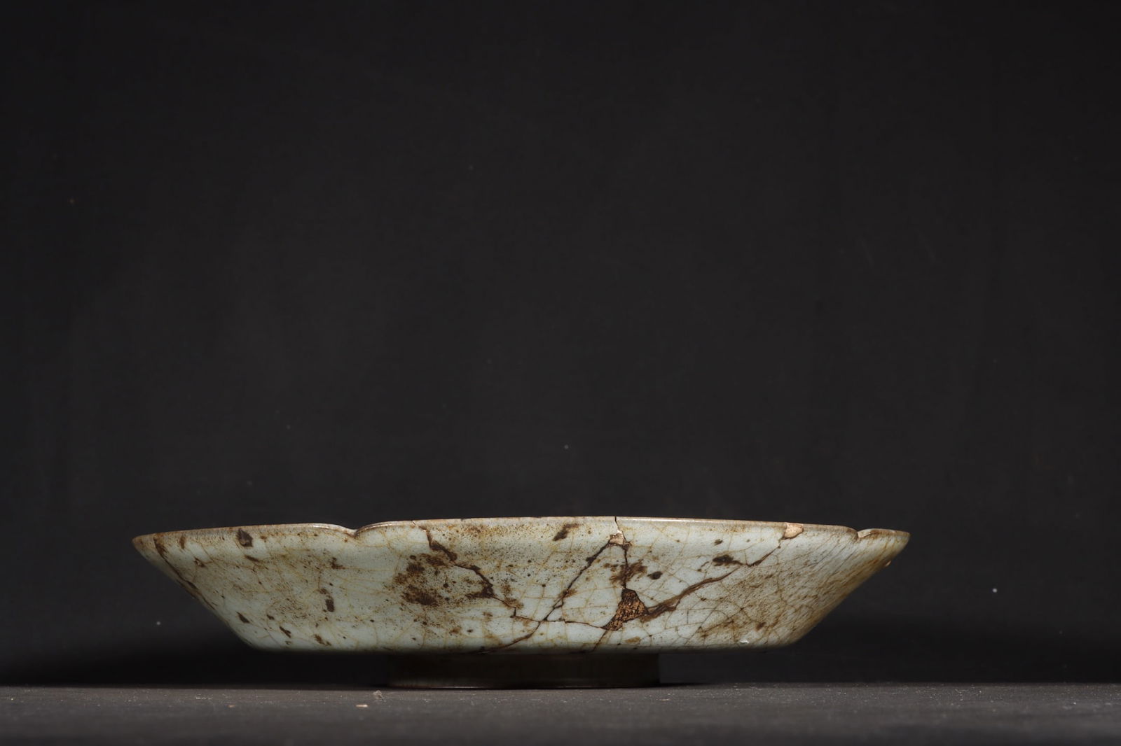Chinese official kiln porcelain plate Song Dynasty (1 of 9)