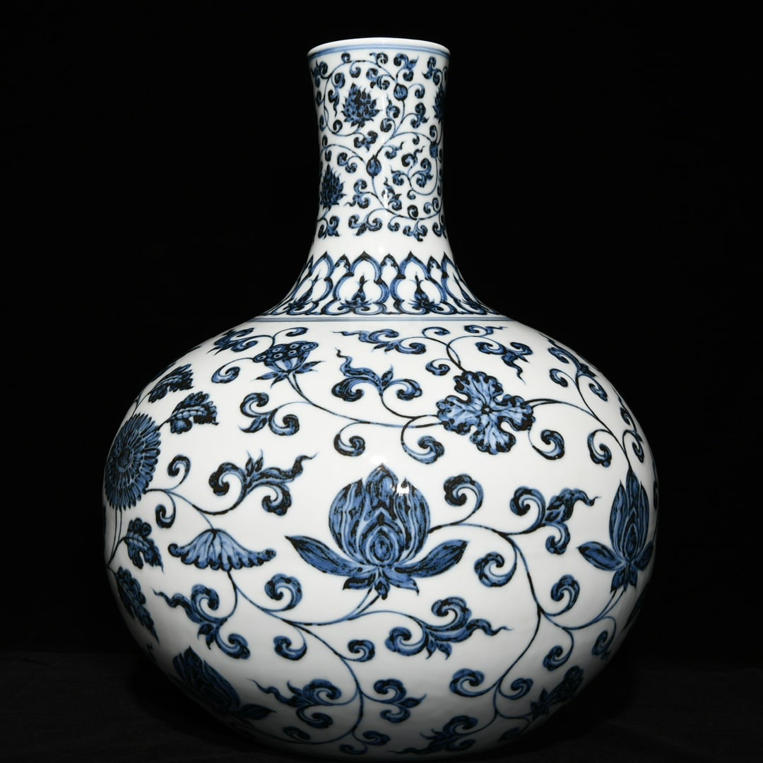 Chinese blue and white porcelain vase Ming dynasty Xuande Mark & Period: Size: Height 43 cm - Width 34 cm Materials: Porcelain Time Period: Ming dynasty Manufactured Date: Xuande Mark & Period Object: Chinese Antique ⛨ Purchase With Confidence ✔ Verified