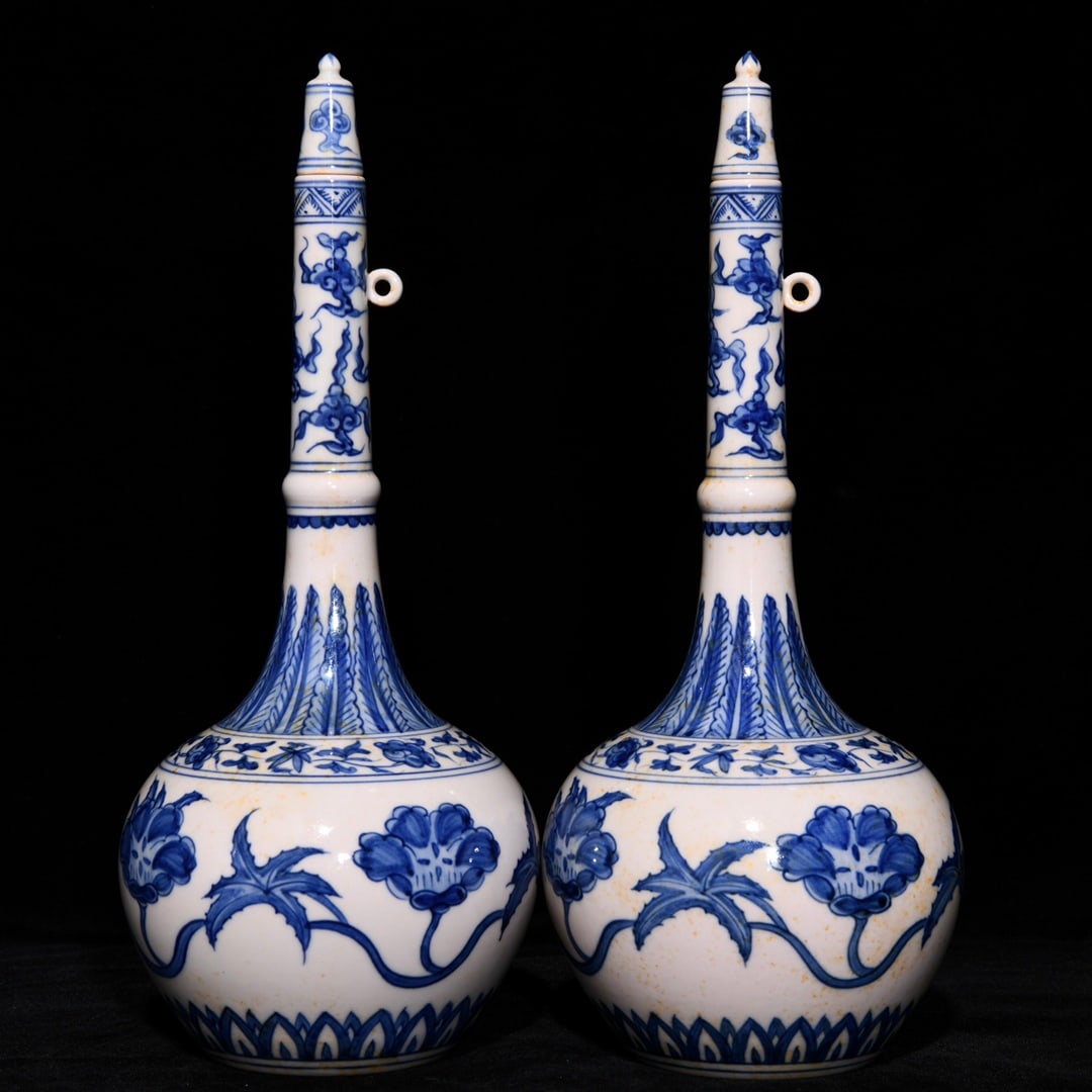 Chinese blue and white porcelain vase pair Ming dynasty Chenghua Mark & Period: Size: Height 30.5 cm - Width 12 cm Materials: Porcelain Time Period: Ming dynasty Manufactured Date: Chenghua Mark & Period Object: Chinese Antique ⛨ Purchase With Confidence✔