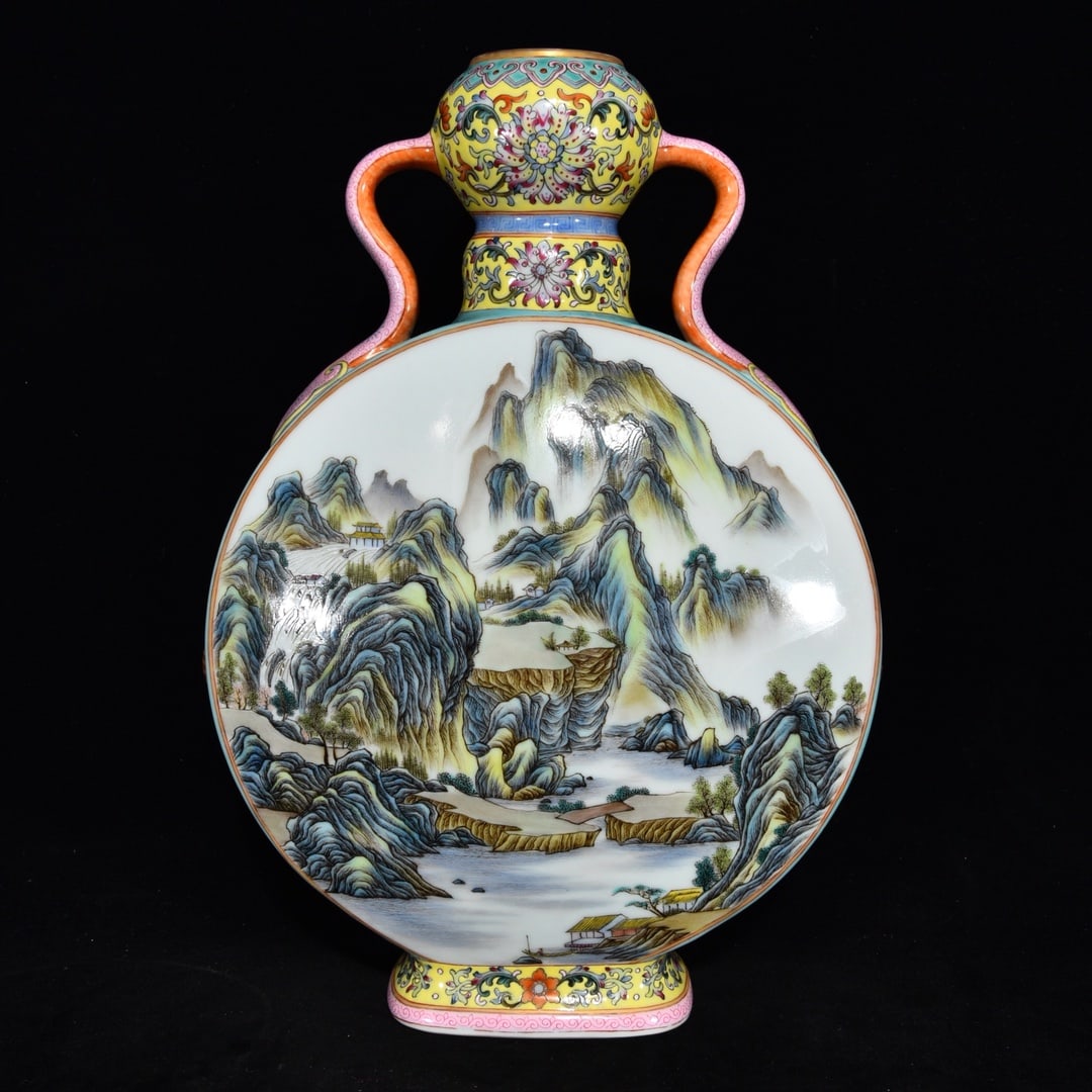 Chinese famille rose porcelain vase Qing dynasty Qianlong Mark & Period (1 of 9)