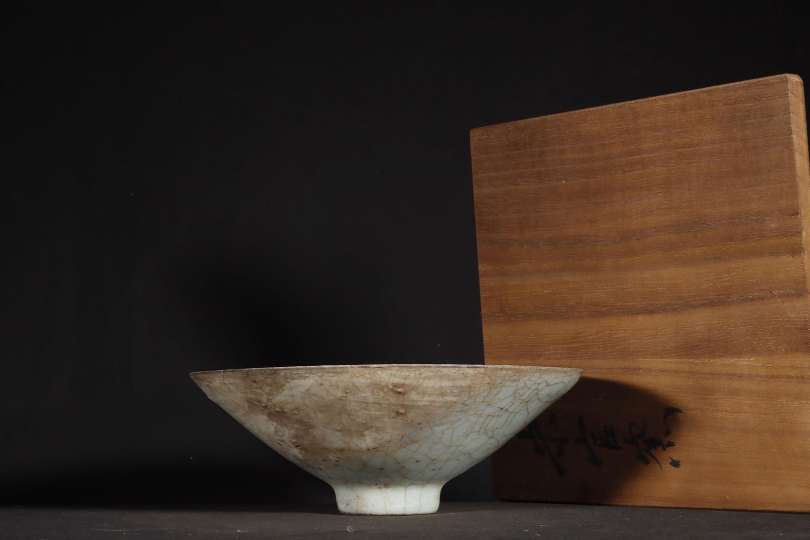 Chinese official kiln porcelain bowl Song dynasty (1 of 9)