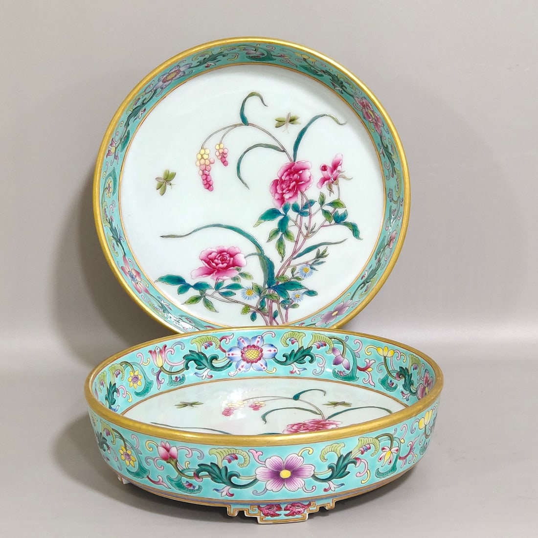 Chinese famille rose porcelain washer pair Qing dynasty Qianlong Mark & Period: Size: Width 15.8 cm - Height 4.5 cm Materials: Porcelain Time Period: Qing dynasty Manufactured Date: Qianlong Mark & Period Object: Chinese Antique ⛨ Purchase With Confidence ✔ Ver