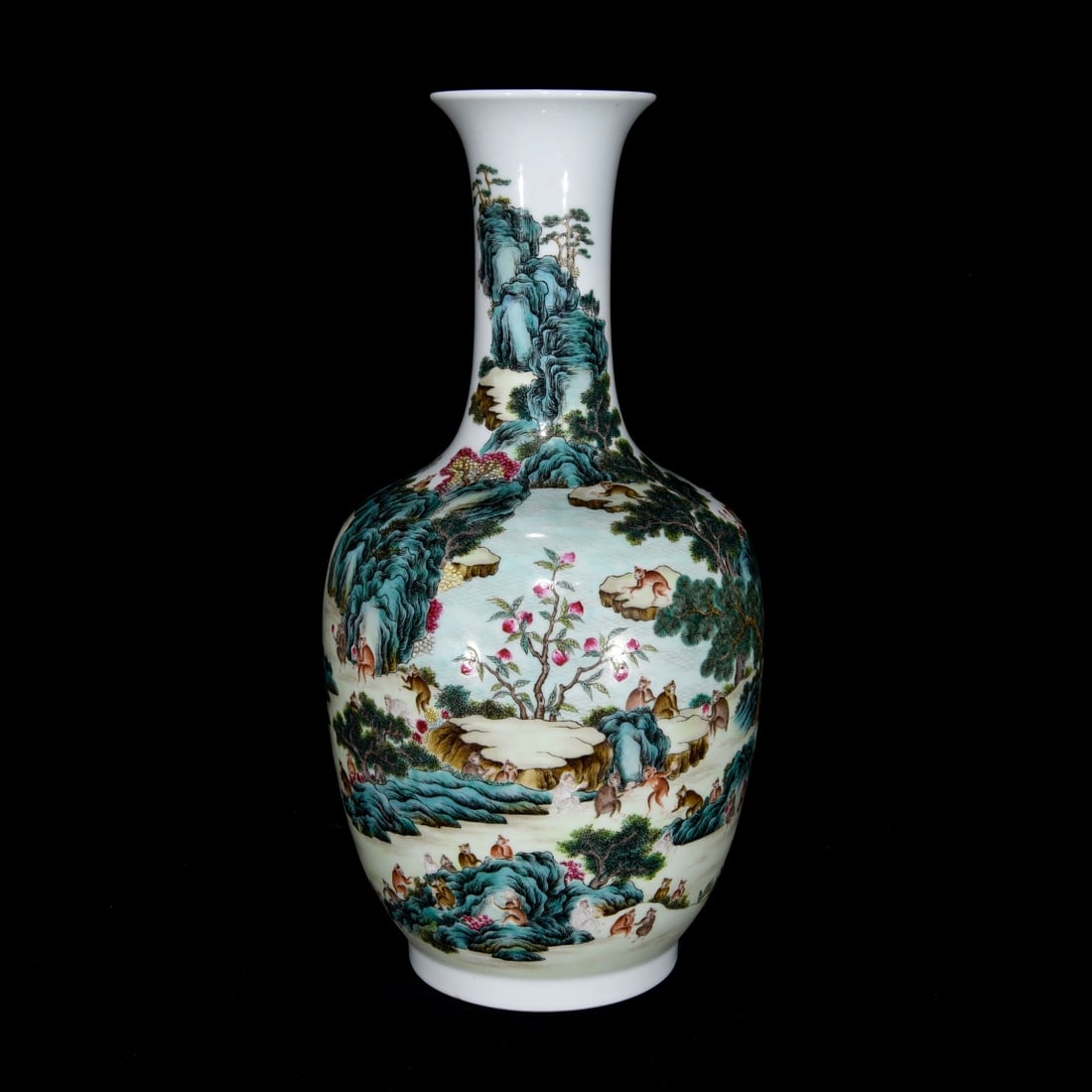 Chinese famille rose porcelain vase Qing dynasty Qianlong Mark & Period (1 of 9)