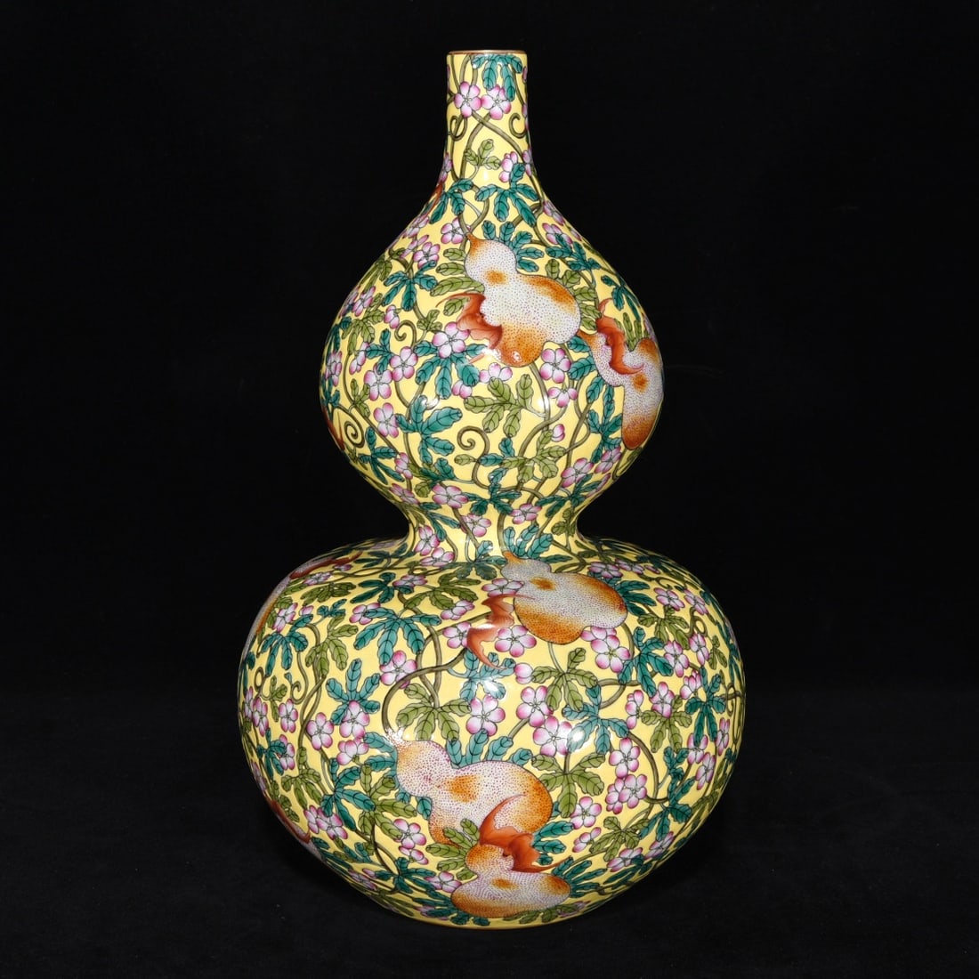 Chinese famille rose porcelain vase Qing dynasty Qianlong Mark & Period (1 of 9)