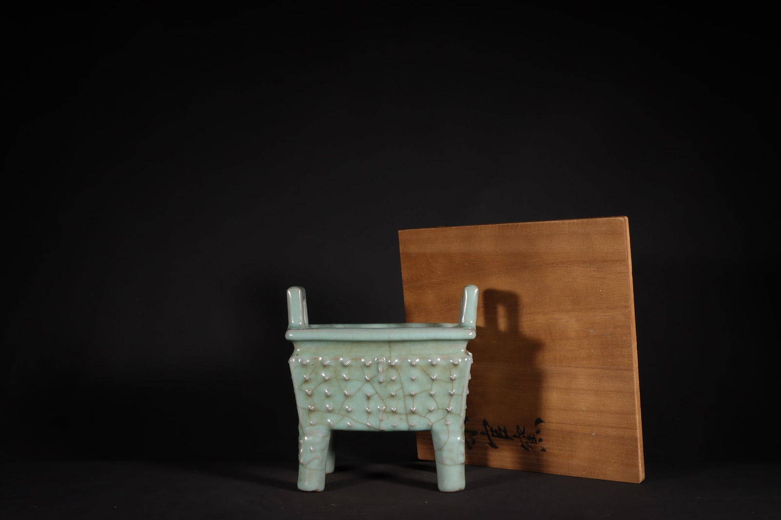 Chinese ru kiln porcelain incense burner Song dynasty: Size: Height 15 cm - Width 14.5 cm Materials: Porcelain Time Period: Song dynasty Manufactured Date: 10th-c Object: Chinese Antique ⛨ Purchase With Confidence ✔ Verified Auction Hou