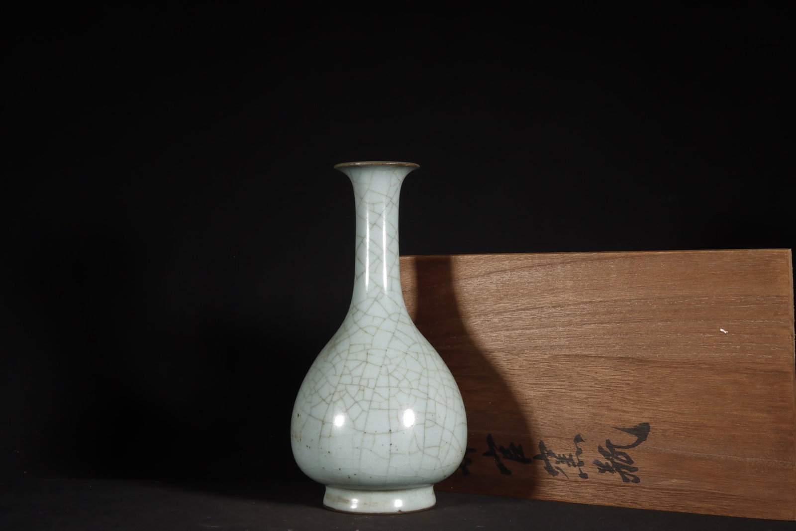 Chinese official kiln porcelain vase Song dynasty: Size: Height 20.5 cm - Width 10 cm Materials: Porcelain Time Period: Song dynasty Manufactured Date: 10th-c Object: Chinese Antique ⛨ Purchase With Confidence ✔ Verified Auction Hou