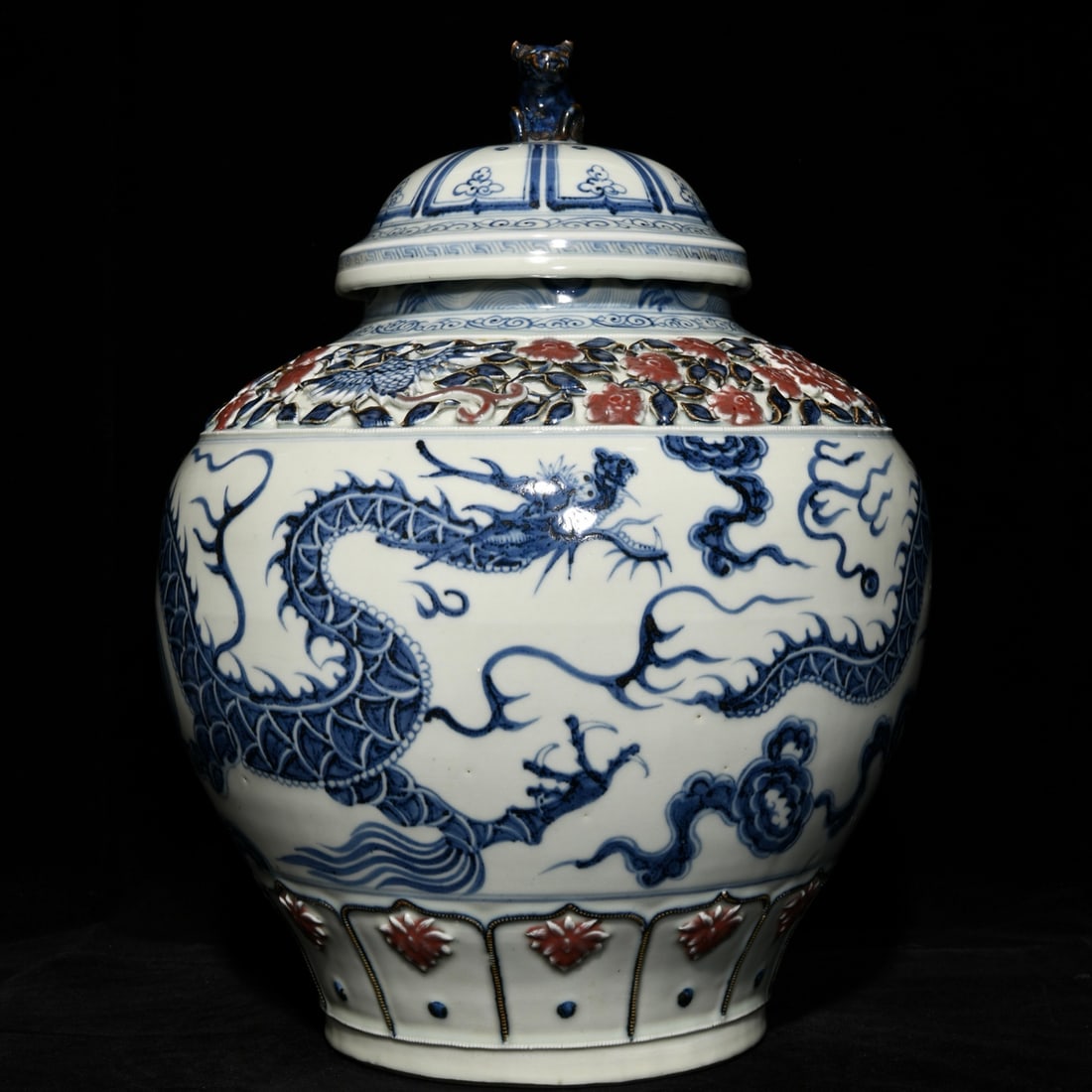 Chinese blue and white porcelain jar Yuan dynasty (1 of 9)