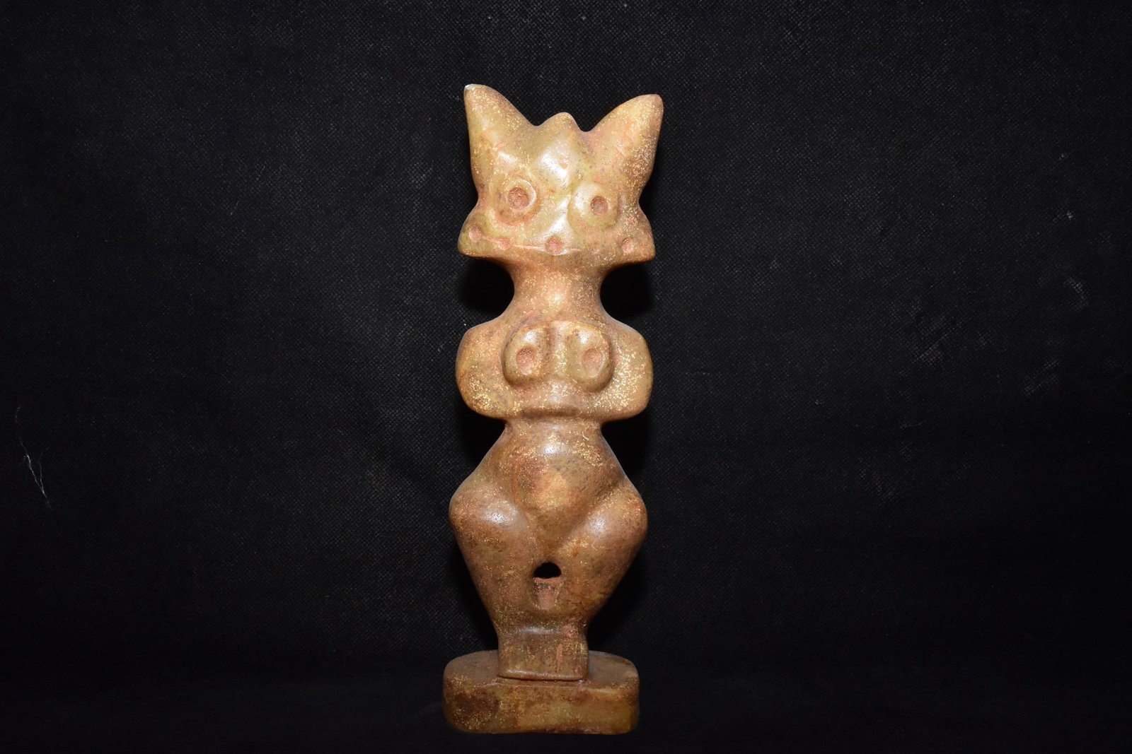 Chinese Hongshan culture jade carved ornaments (1 of 10)
