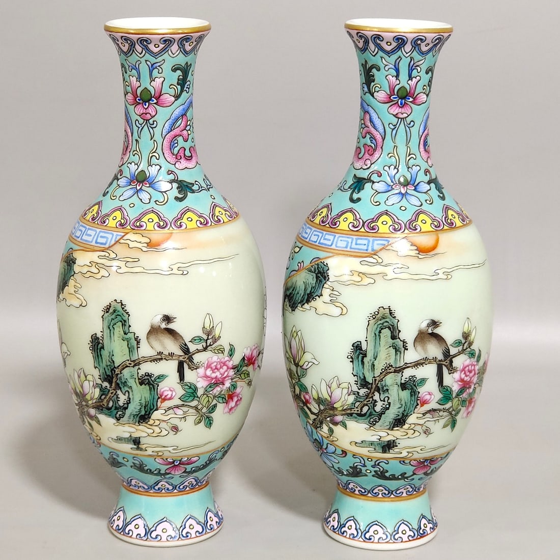 Chinese famille rose porcelain vase pair Qing dynasty Qianlong Mark & Period: Size: Height 15.7 cm - Width 6.8 cm Materials: Porcelain Time Period: Qing dynasty Manufactured Date: Qianlong Mark & Period Object: Chinese Antique ⛨ Purchase With Confidence ✔ Ver