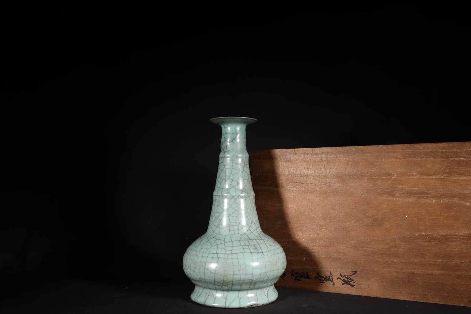 Chinese ru kiln porcelain vase Song dynasty: Size: Height 29 cm - Width 16.5 cm Materials: Porcelain Time Period: Song dynasty Manufactured Date: 10th-c Object: Chinese Antique ⛨ Purchase With Confidence ✔ Verified Auction Hou