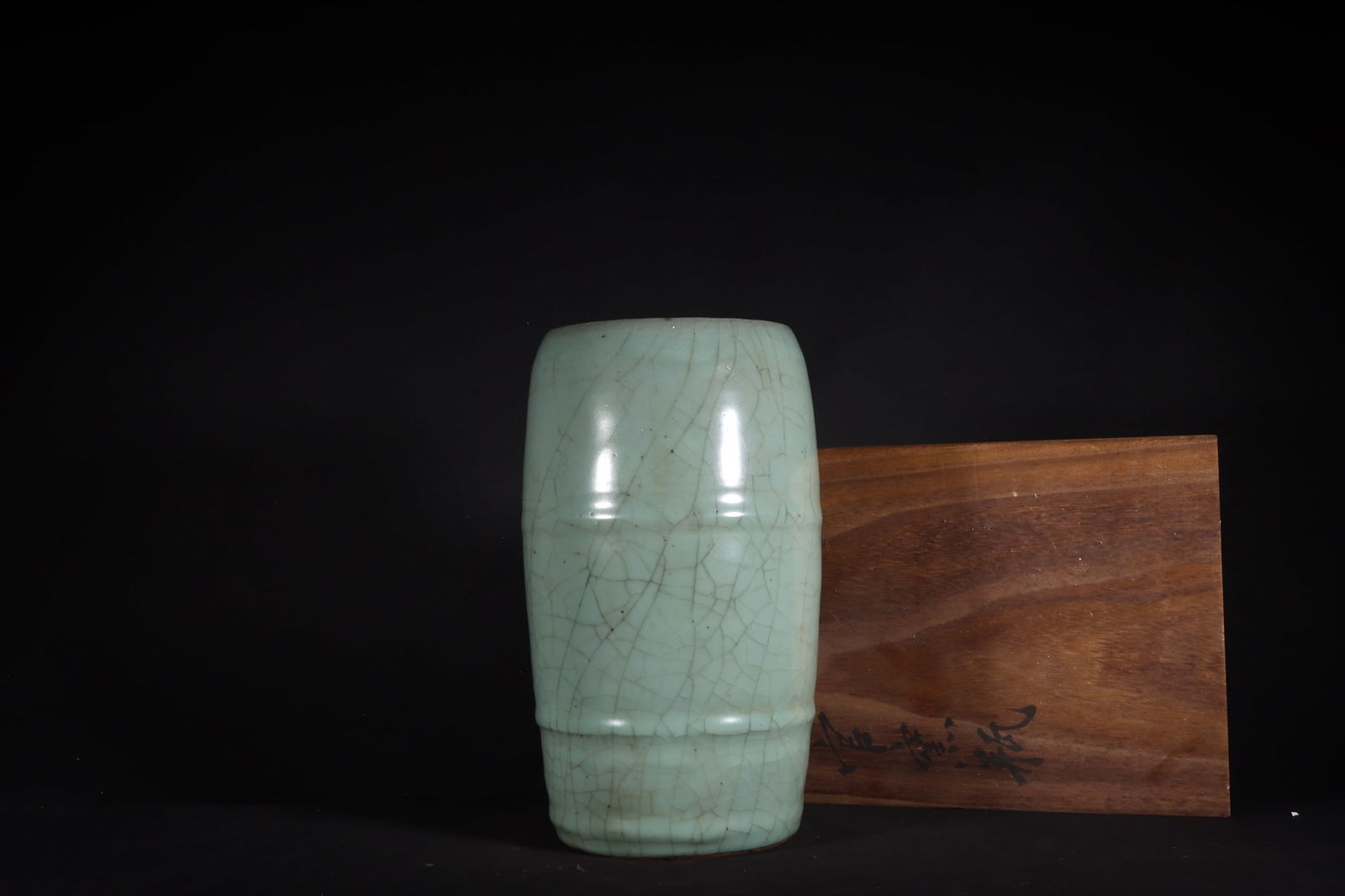 Chinese ru kiln porcelain vase Song dynasty: Size: Height 23.5 cm - Width 12.5 cm Materials: Porcelain Time Period: Song dynasty Manufactured Date: 10th-c Object: Chinese Antique ⛨ Purchase With Confidence ✔ Verified Auction H