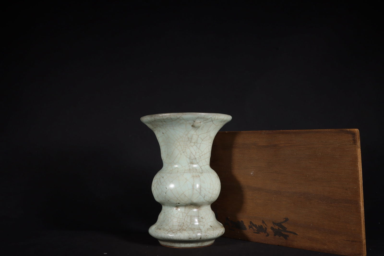 Chinese guan kiln porcelain vase Song dynasty: Size: Height 17 cm - Width 12.5 cm Materials: Porcelain Time Period: Song dynasty Manufactured Date: 10th-c Object: Chinese Antique ⛨ Purchase With Confidence ✔ Verified Auction Hou