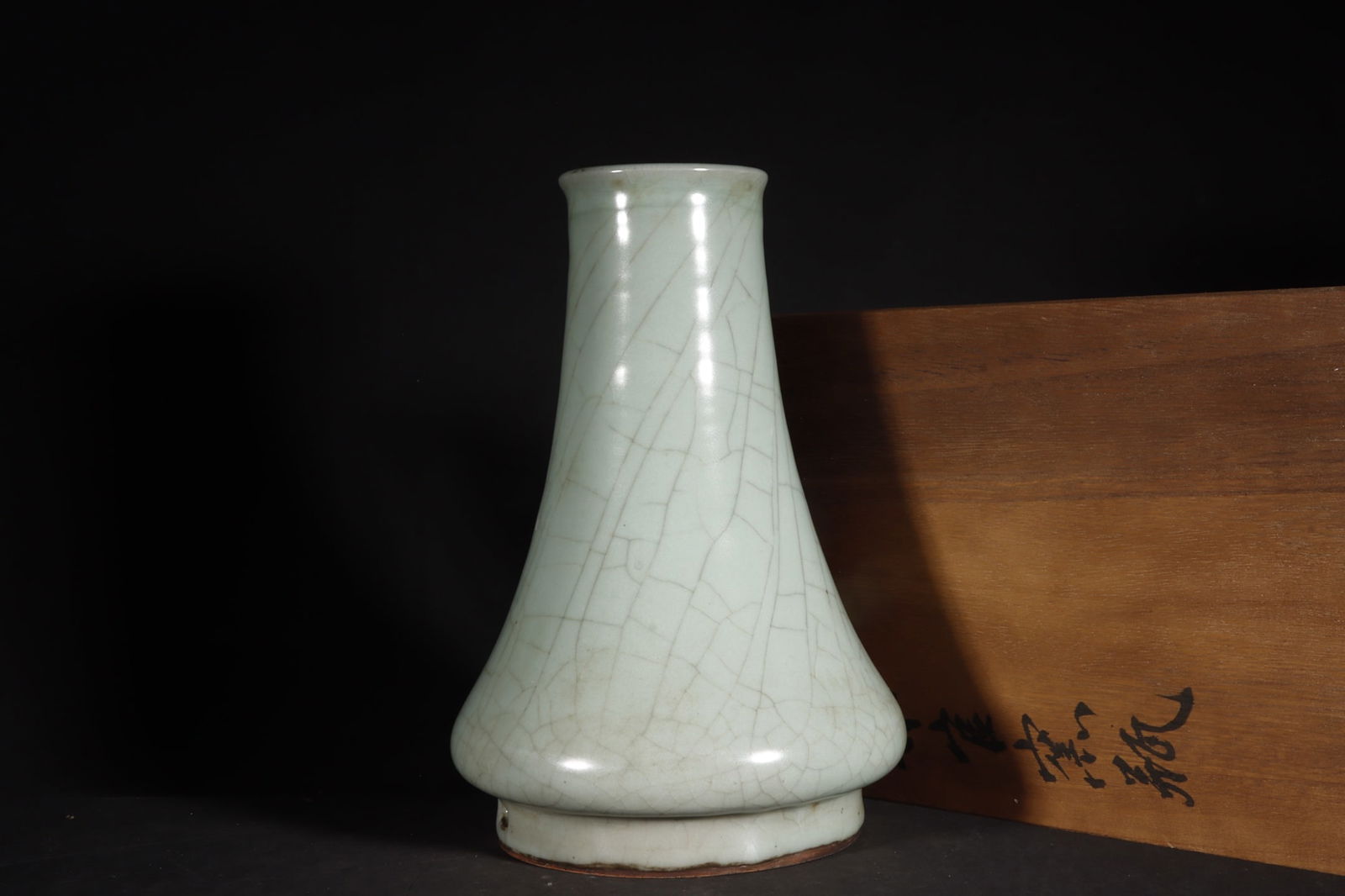 Chinese ru kiln porcelain vase Song dynasty: Size: Height 23 cm - Width 15.8 cm Materials: Porcelain Time Period: Song dynasty Manufactured Date: 10th-c Object: Chinese Antique ⛨ Purchase With Confidence ✔ Verified Auction Hou