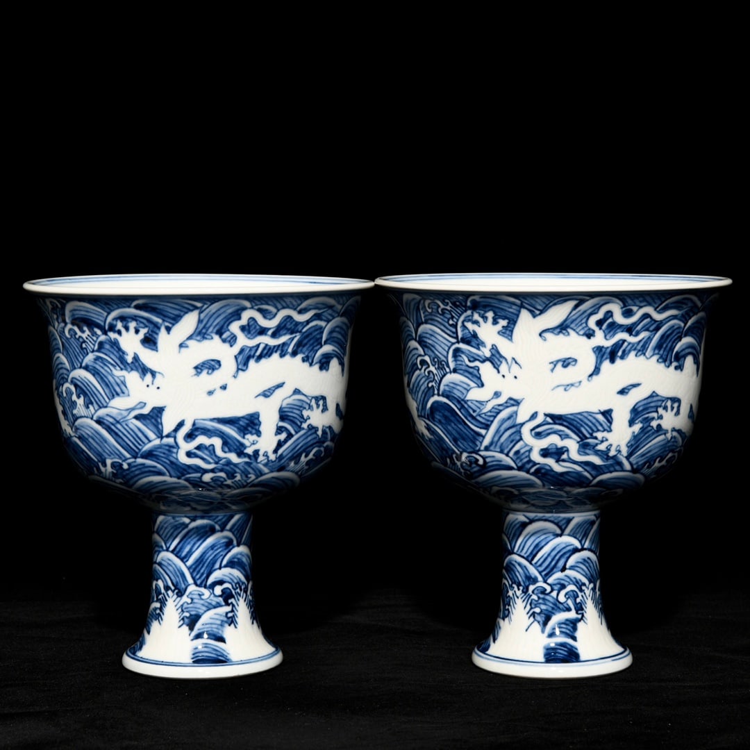 Chinese blue and white porcelain bowl pair Ming dynasty Xuande Mark & Period (1 of 9)