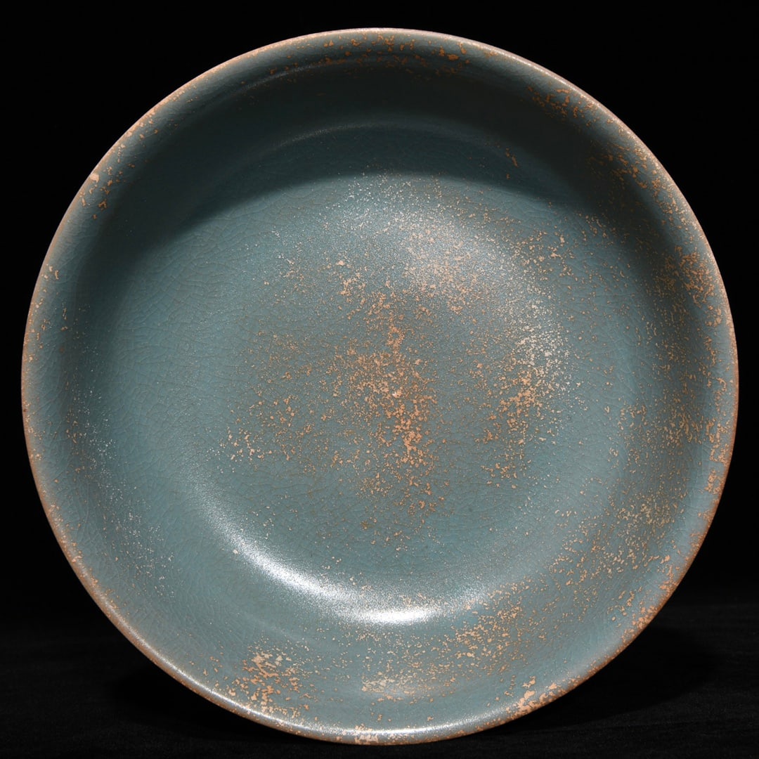 Chinese ru kiln porcelain plate Song dynasty (1 of 9)