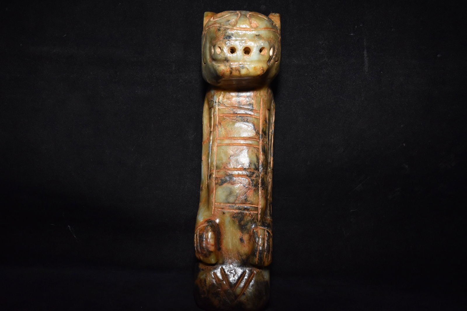 Chinese Hongshan culture jade carved ornaments (1 of 10)