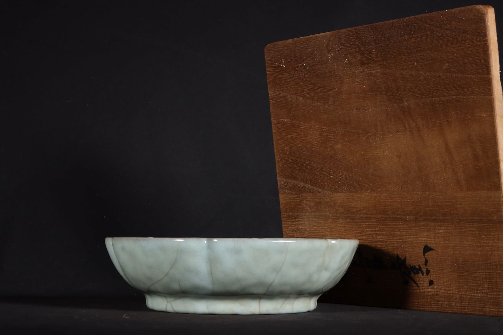 Chinese ru kiln porcelain plate Song dynasty: Size: Width 14 cm - Height 3.8 cm Materials: Porcelain Time Period: Song dynasty Manufactured Date: 10th-c Period Object: Chinese Antique ⛨ Purchase With Confidence ✔ Verified Aucti