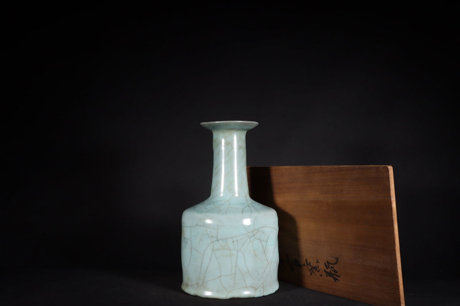 Chinese ru kiln porcelain vase Song dynasty (1 of 9)