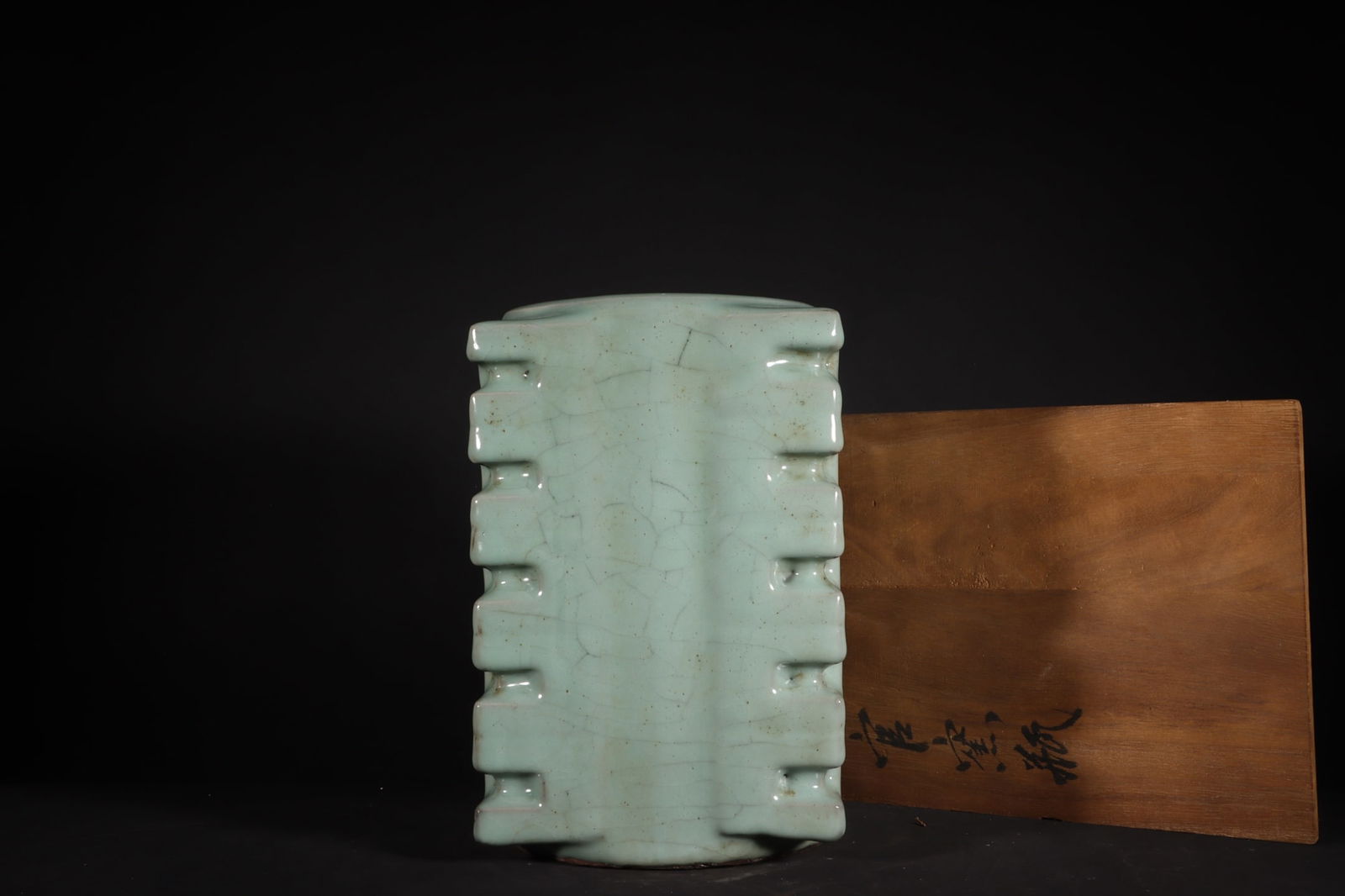 Chinese ru kiln porcelain vase Song dynasty: Size: Height 22 cm - Width 14.6 cm Materials: Porcelain Time Period: Song dynasty Manufactured Date: 10th-c Object: Chinese Antique ⛨ Purchase With Confidence ✔ Verified Auction Hou