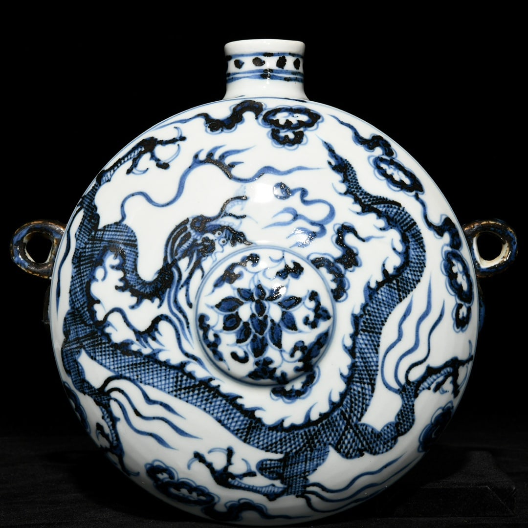 Chinese blue and white porcelain bottle Yuan dynasty (1 of 9)