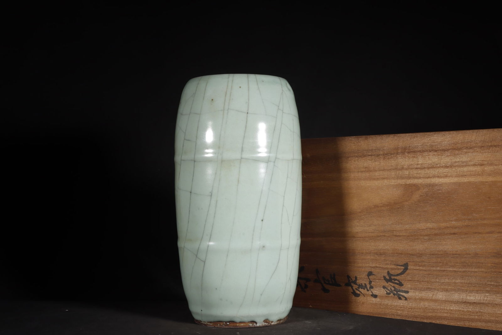 Chinese ru kiln porcelain vase Song dynasty: Size: Height 23.5 cm - Width 12 cm Materials: Porcelain Time Period: Song dynasty Manufactured Date: 10th-c Object: Chinese Antique ⛨ Purchase With Confidence ✔ Verified Auction Hou