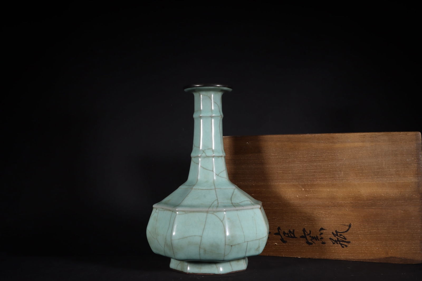 Chinese ru kiln porcelain vase Song dynasty (1 of 9)