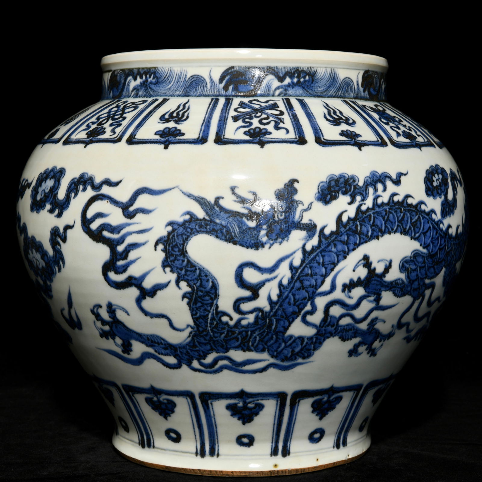 Chinese blue and white porcelain jar Yuan dynasty (1 of 9)