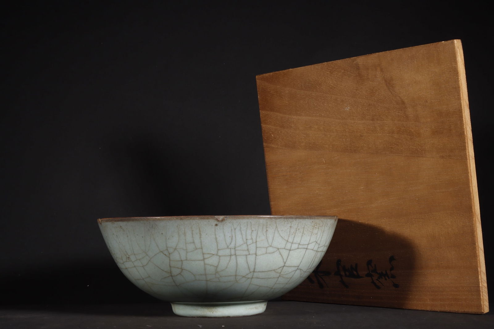 Chinese official kiln porcelain bowl Song dynasty (1 of 9)