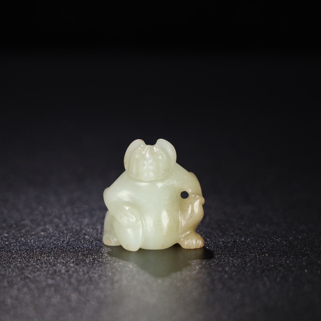 Chinese natural jade carved ornaments Qing dynasty (1 of 9)