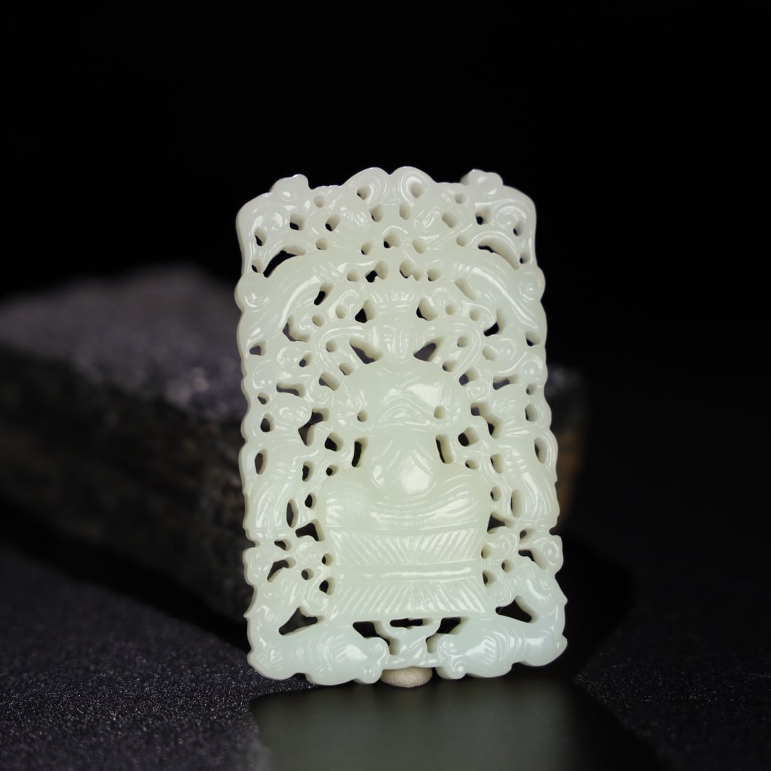 Chinese natural jade carved ornaments Qing dynasty (1 of 9)