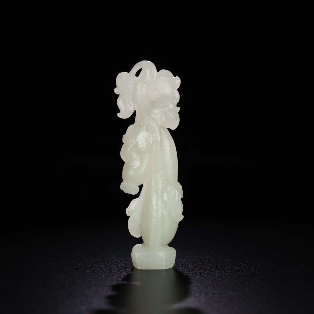 Chinese natural jade carved ornaments Qing dynasty (1 of 9)