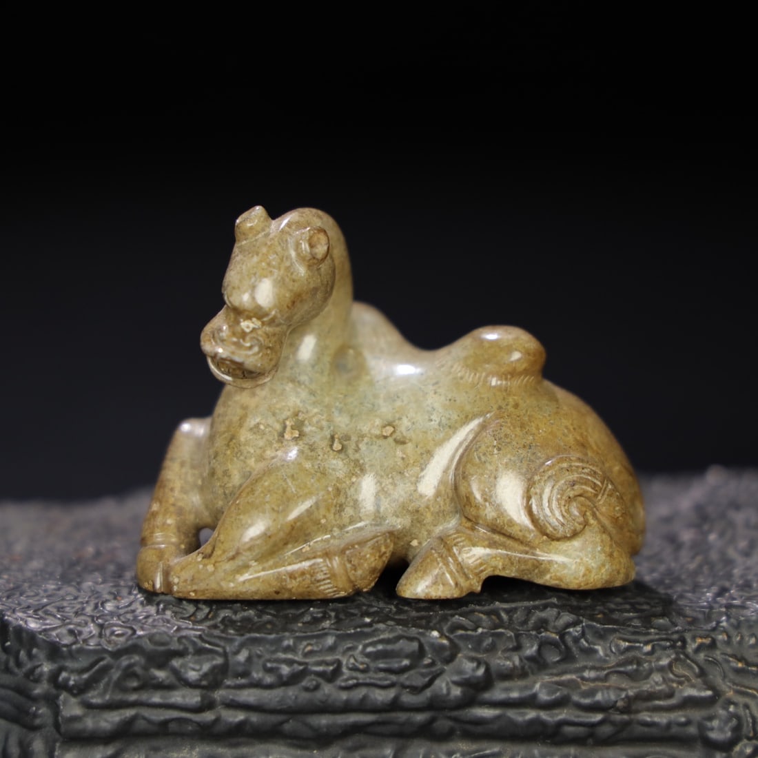 Chinese natural jade carved ornaments Qing dynasty (1 of 9)