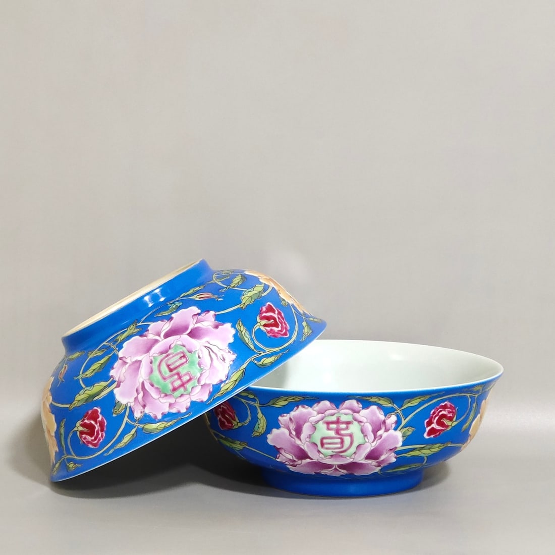 Chinese famille rose porcelain bowl pair Qing dynasty Yongzheng Mark & Period: Size: Width 12.2 cm - Height 4.6 cm Materials: Porcelain Time Period: Qing dynasty Manufactured Date: Yongzheng Mark & Period Object: Chinese Antique ⛨ Purchase With Confidence ✔ Ve