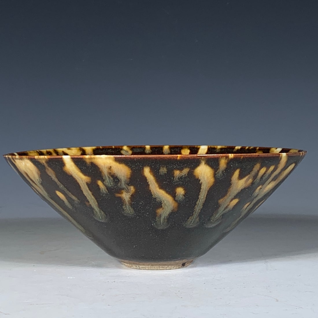 Chinese jizhou kiln porcelain bowl Song dynasty: Size: Width 16 cm - Height 6 cm Materials: Porcelain Time Period: Song dynasty Manufactured Date: 10th-c Period Object: Chinese Antique ⛨ Purchase With Confidence ✔ Verified Auction